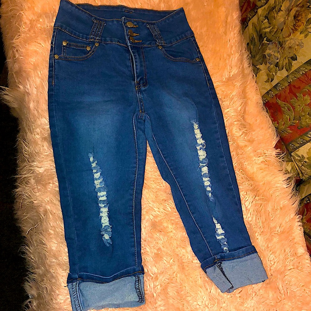 Dark washed high waisted capris